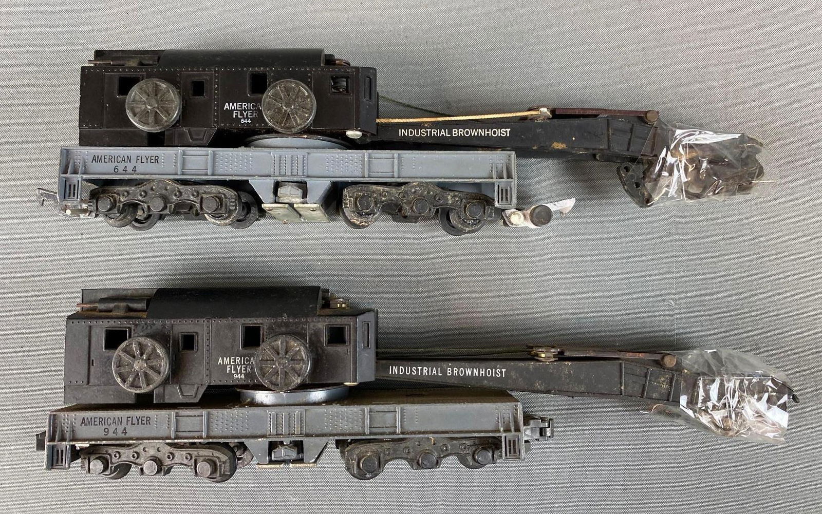 American Flyer No.944 Industrial Brown Hoist Cars (1 of 3)