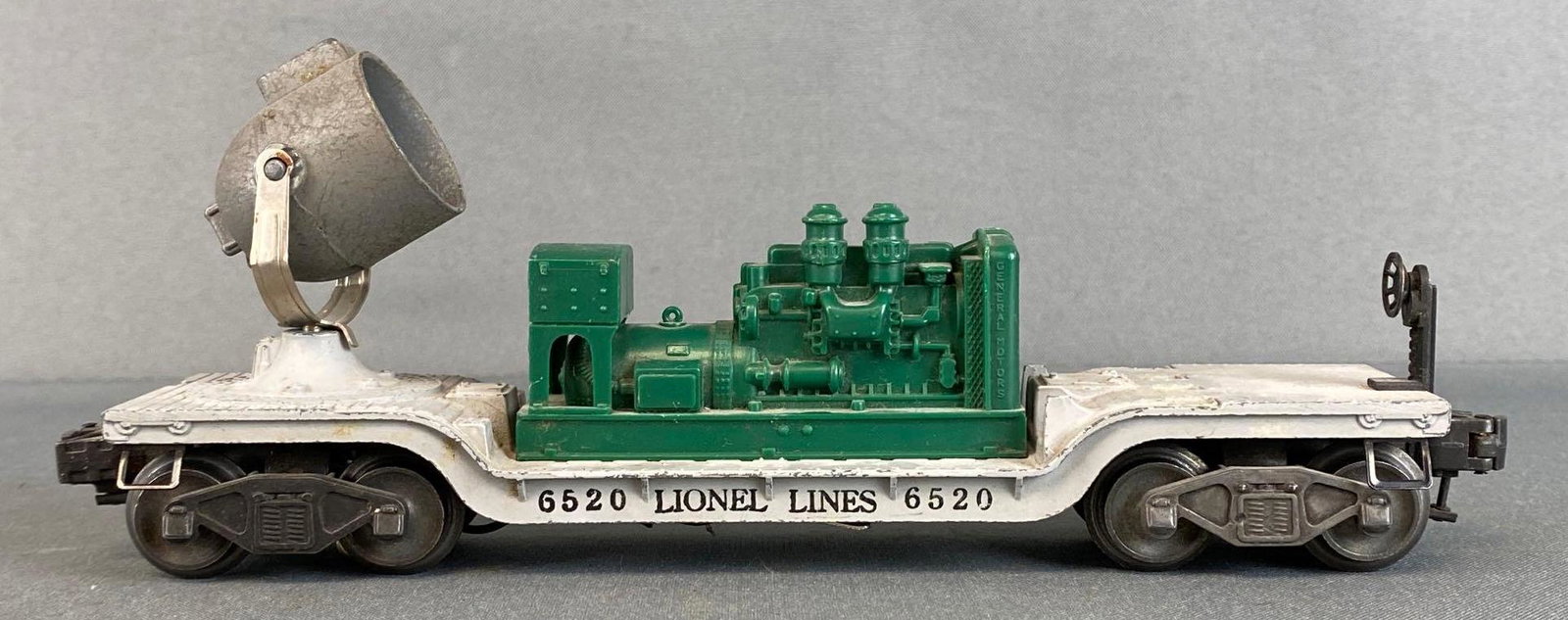 Lionel O Scale No. 6520 Searchlight Car: Lionel Lines, untested, length 10in.