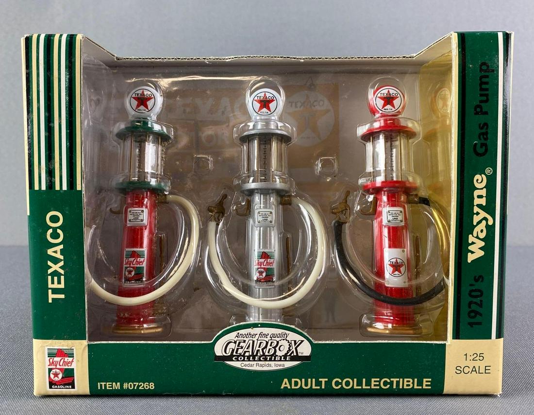 Texaco Sky Chief Wayne Gas Pump: Gearbox. 1/25 scale, new in original packaging, die-cast. Serial No. 006975