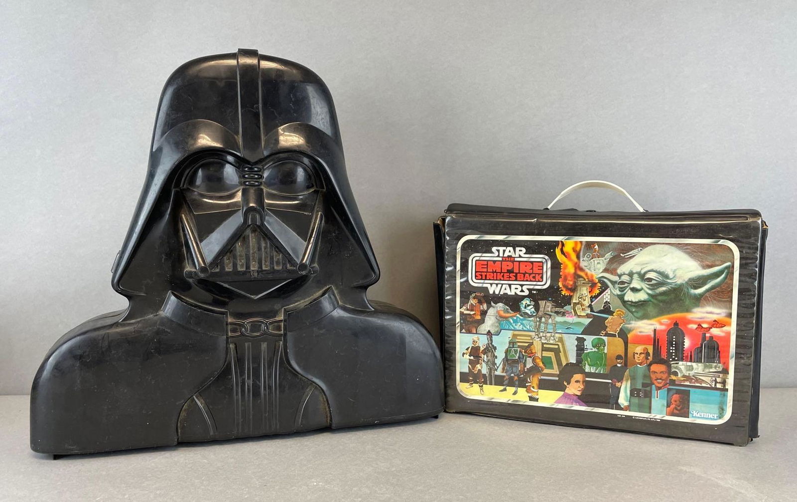 Group of 2 Vintage Star Wars Action Figure Cases (1 of 4)