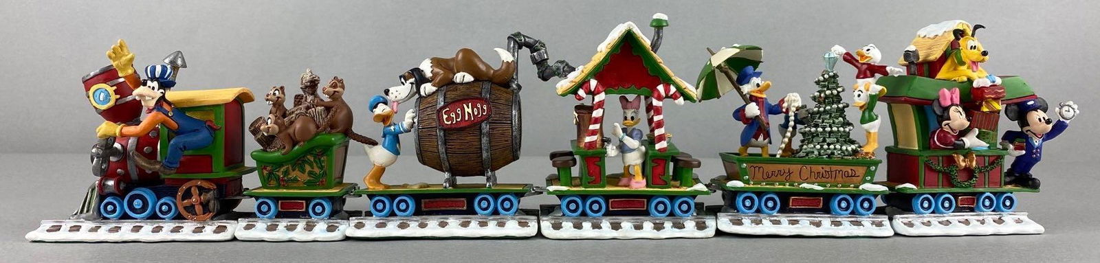 The Danbury Mint Disney Goofys Yuletide Express Figurine: COA, complete set, measures 18 inches long connected
