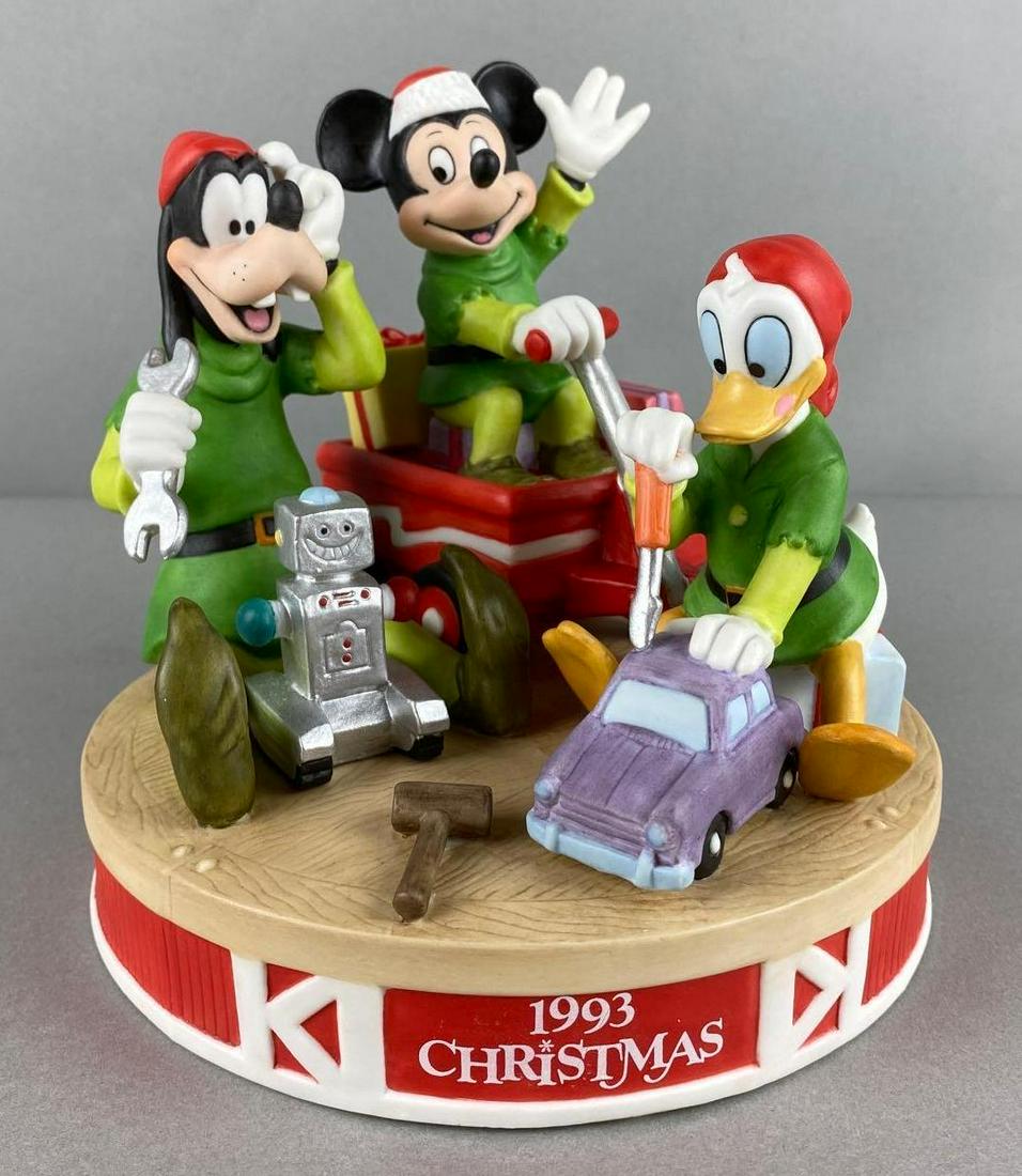 Walt Disney Grolier Collectables Santaâ€™s Workshop Figurine (1 of 4)