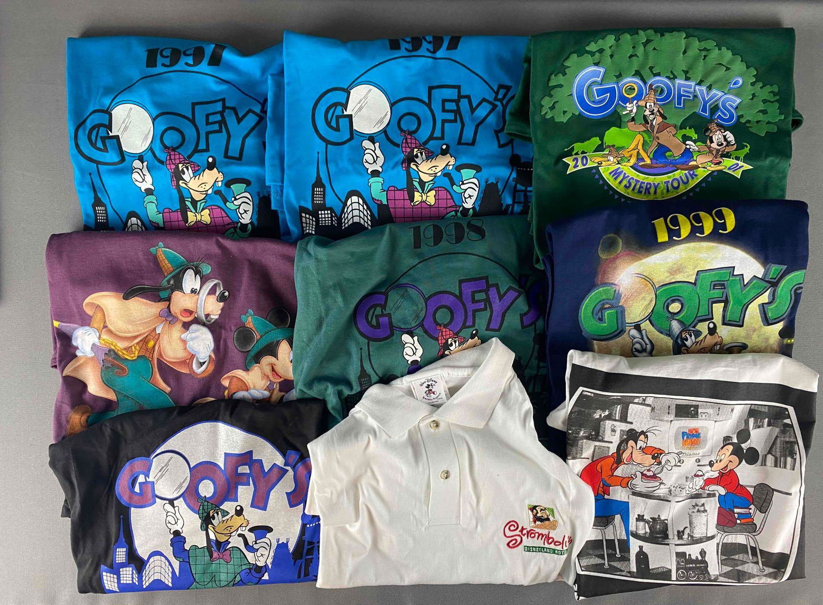 Group of 9 Assorted Disney World Goofy T-shirts (1 of 3)