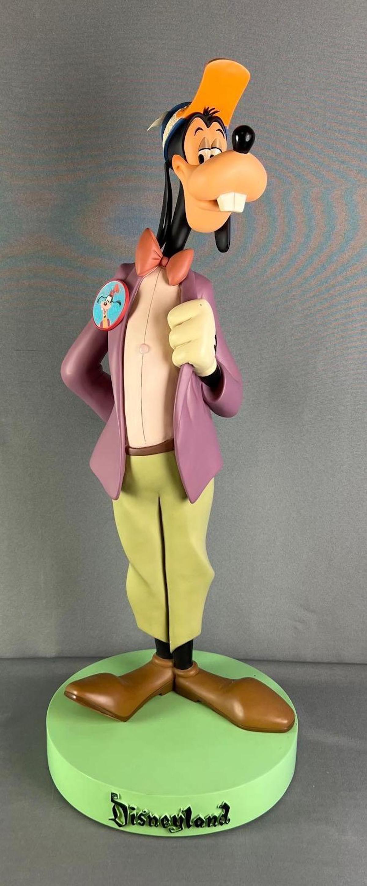 Walt Disneys Goofy at Disneyland Limited Edition Park Big Figure (1 of 9)
