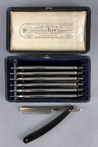 Set Of 7 Antique Barber Straight Razors With Case