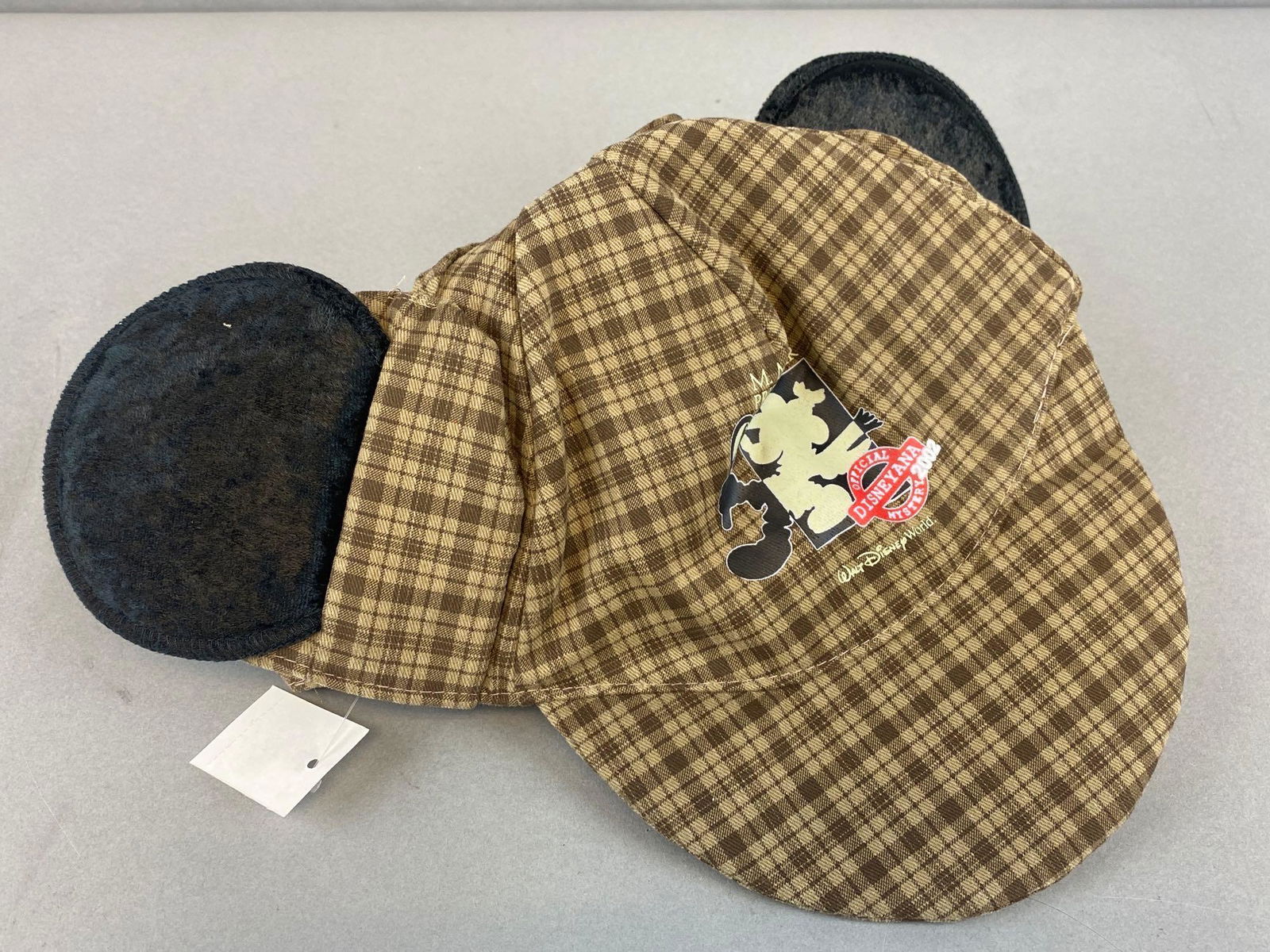 Disneyana 2002 Mickey Mouse Sleuth Hat: 5 x 11 inches