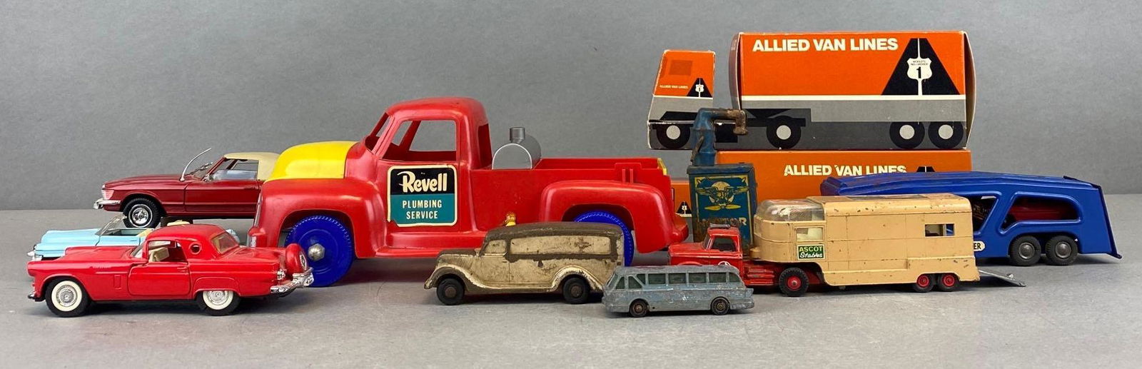 Group of 10 Assorted Vehicles (1 of 4)