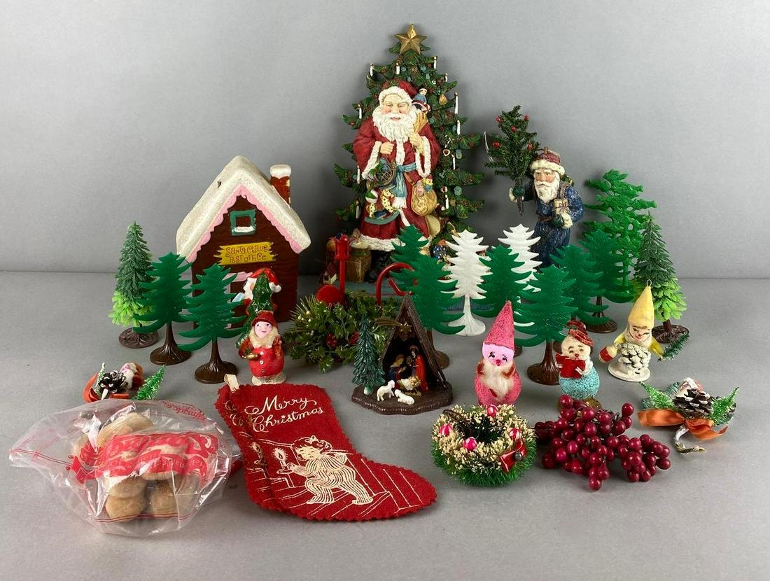 Group of Assorted Vintage Christmas Items (1 of 6)