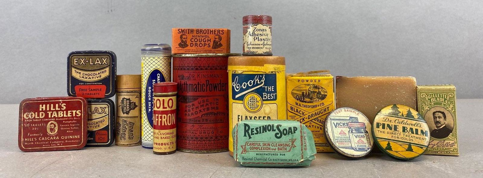 Group of 16 Assorted Apothecary  Items (1 of 4)