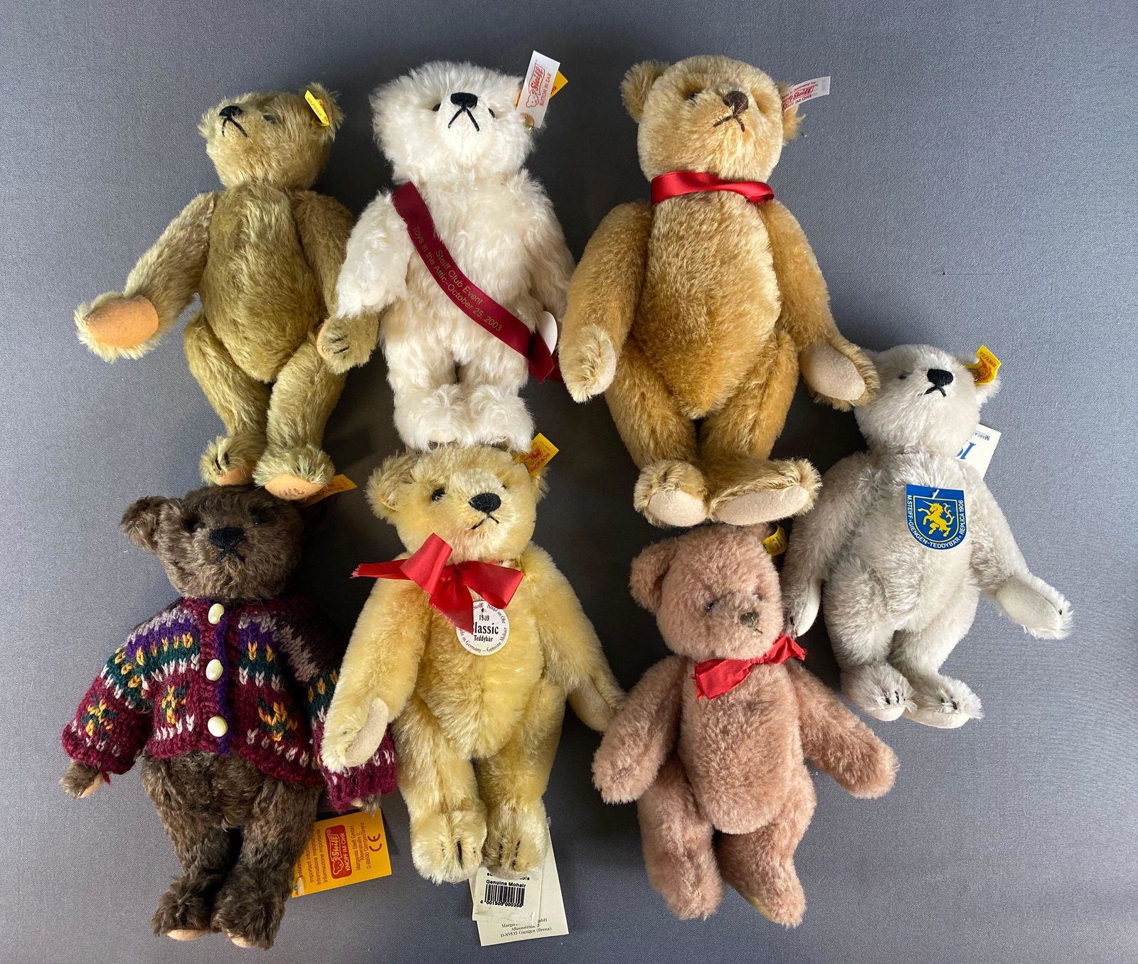 Group of 7 Assorted Steiff Bears (1 of 6)