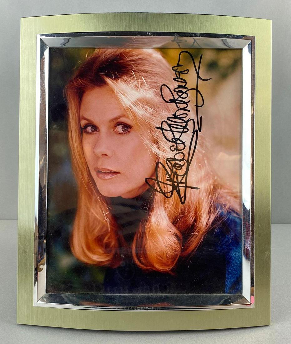 Elizabeth Montgomery Signed Photograph: 12 x 10 inches. No COA, Unknown Authenticity, Buying As Is