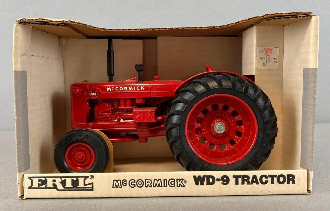 ERTL McCormick WD-9 Die Cast Tractor (1 of 4)
