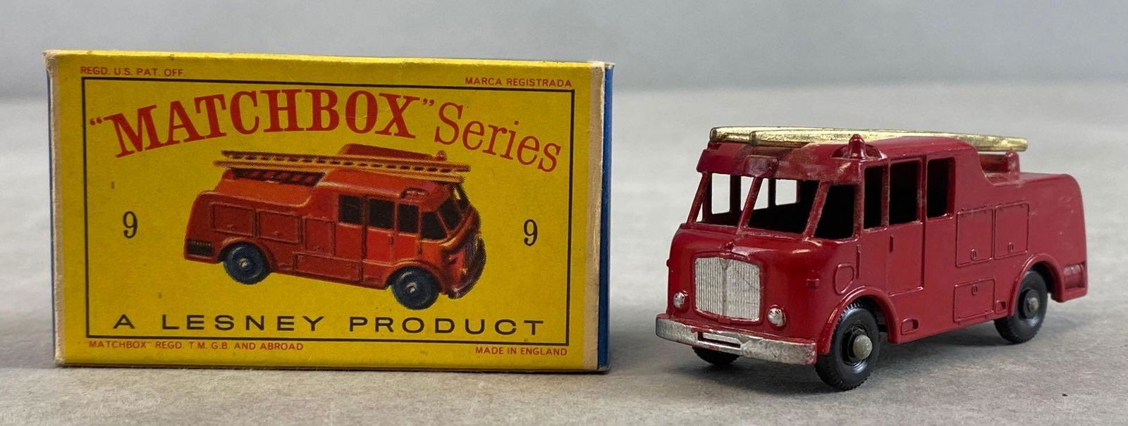 Matchbox No. 9 Fire Truck (1 of 9)