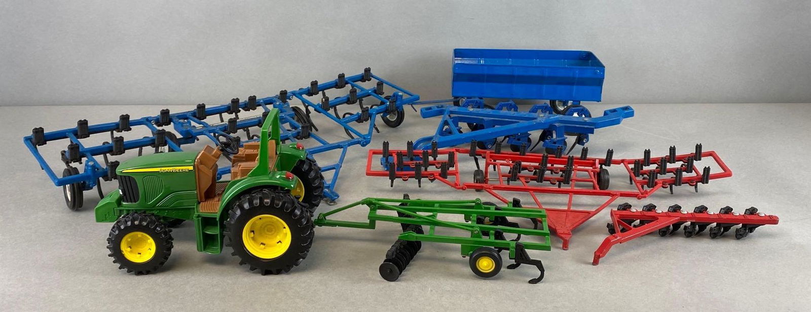 Group of 7 Assorted ERTL Die-Cast Farm Vehicles and More (1 of 3)