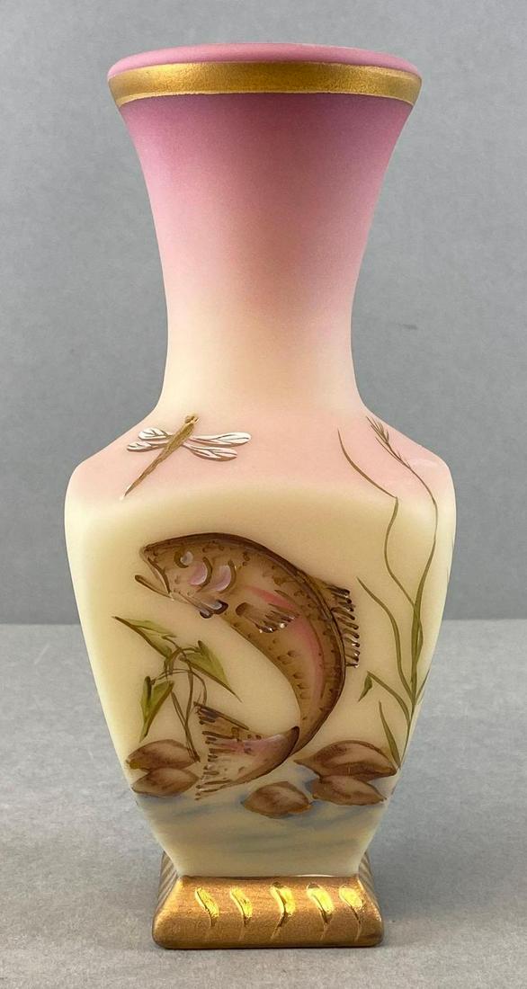 Fenton Burmese Connoisseur Glass Trout Vase (1 of 4)