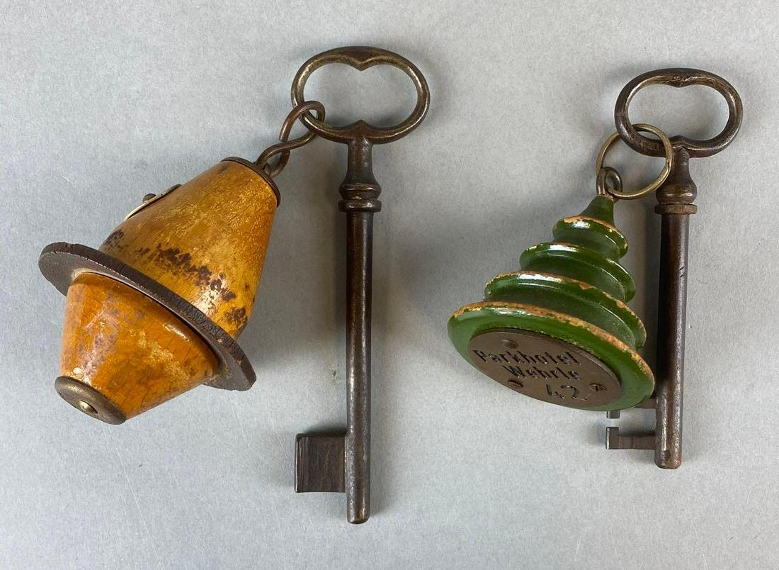 Group of 2 Vintage Hotel Skeleton Keys (1 of 5)