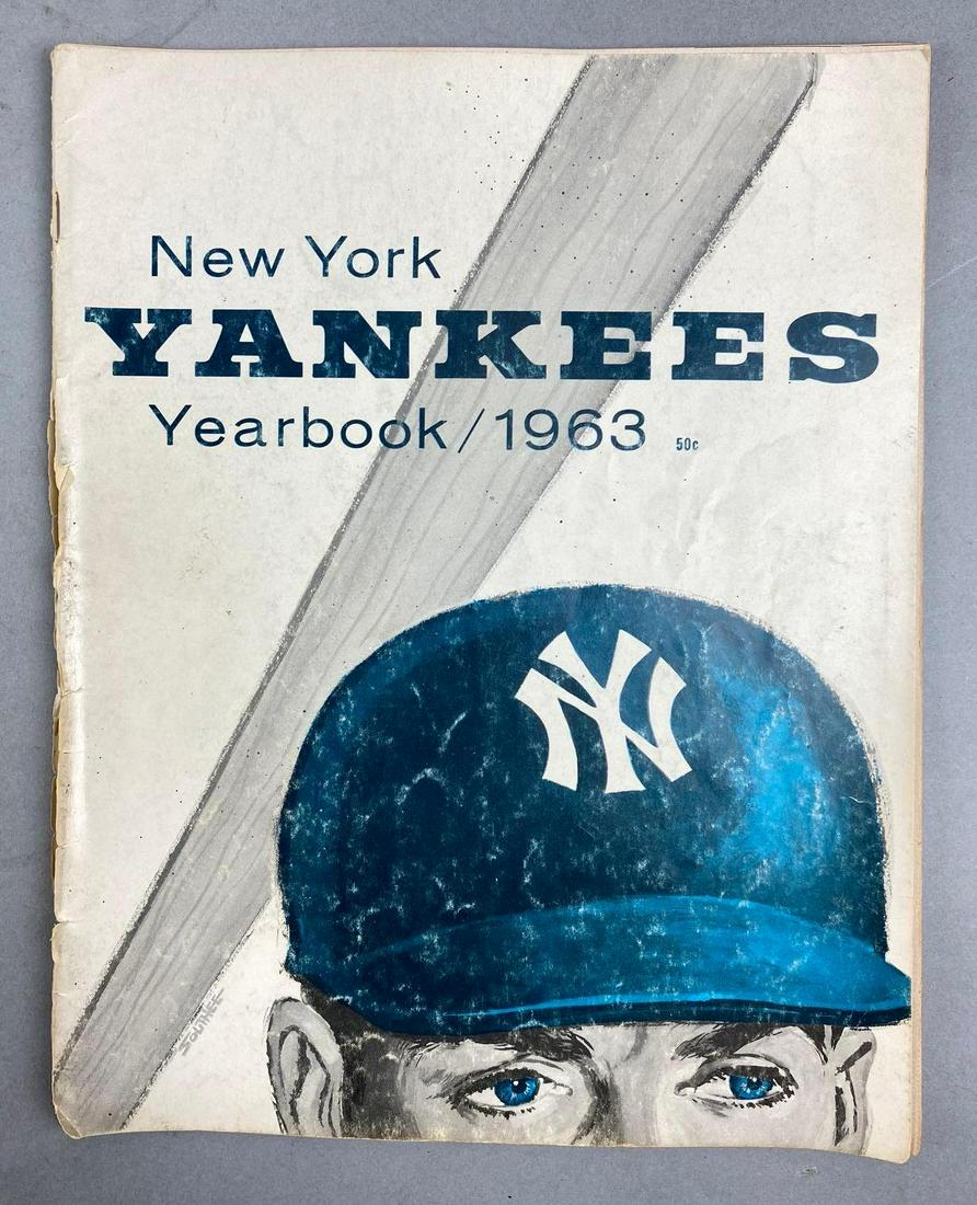 NewYork YANKEES 1984 oficial yearbook