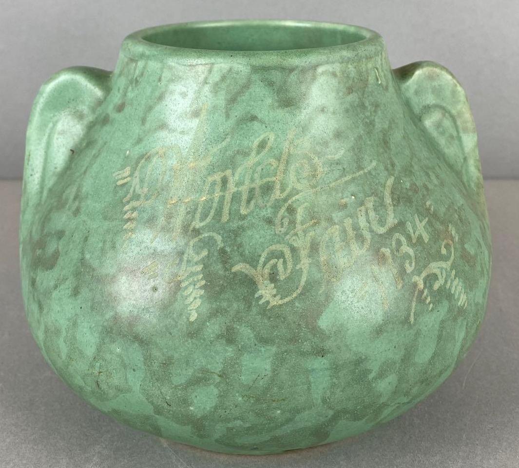 1934 Chicago Worlds Fair McCoy Vellum Art Pottery Vase (1 of 5)