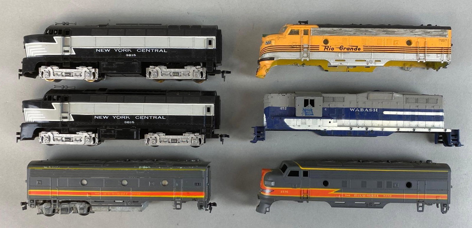 Group of 6 HO Scale Diesel Locomotives and Cars (1 of 3)