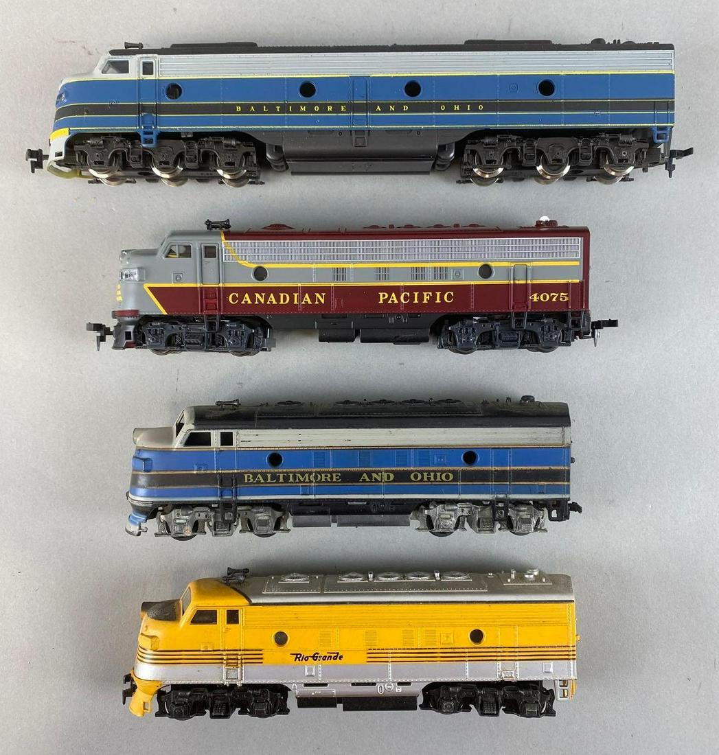 Group of 4 HO Scale Diesel Locomotives (1 of 6)