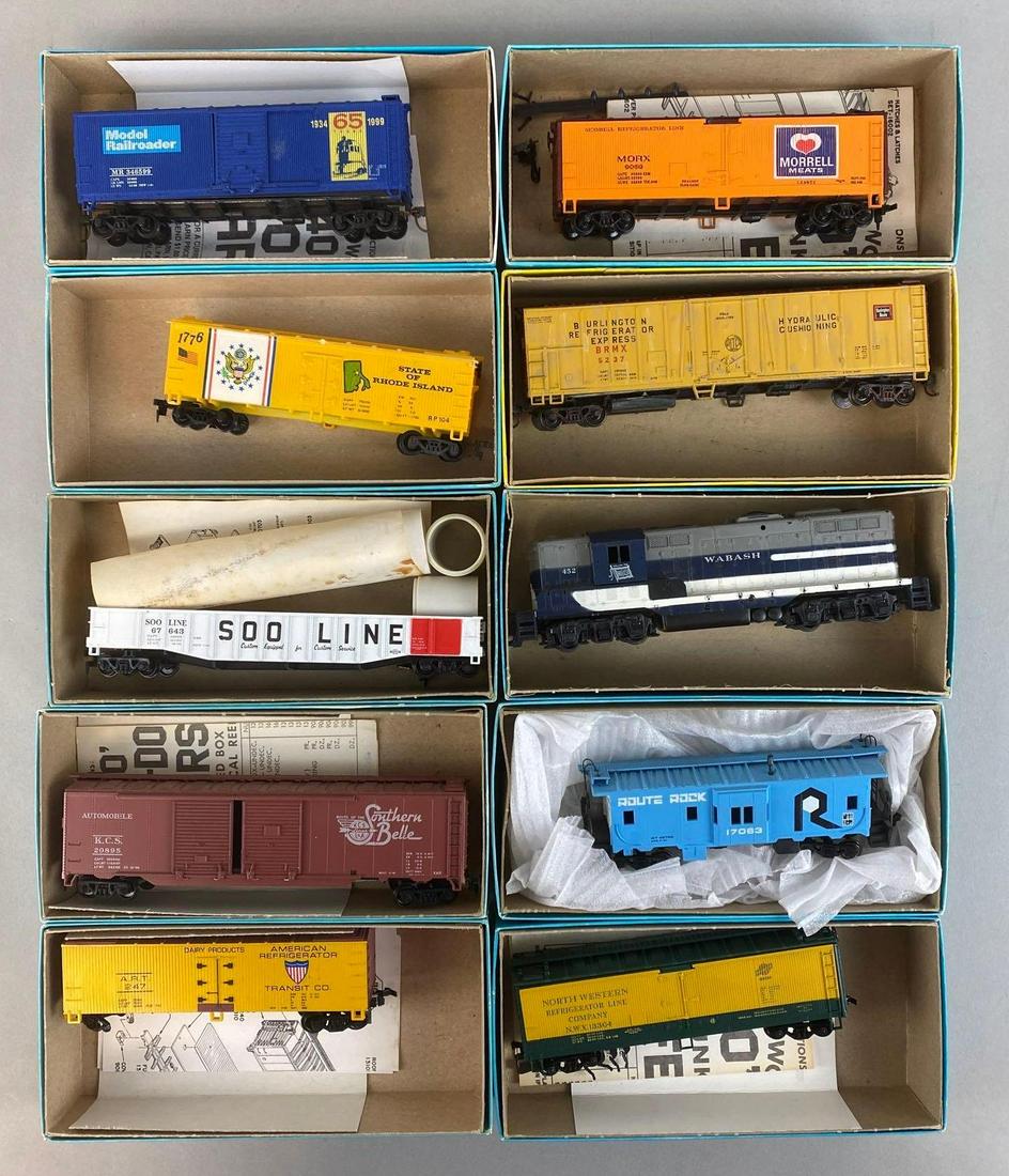 Group of 10 HO Scale Train Cars (1 of 3)