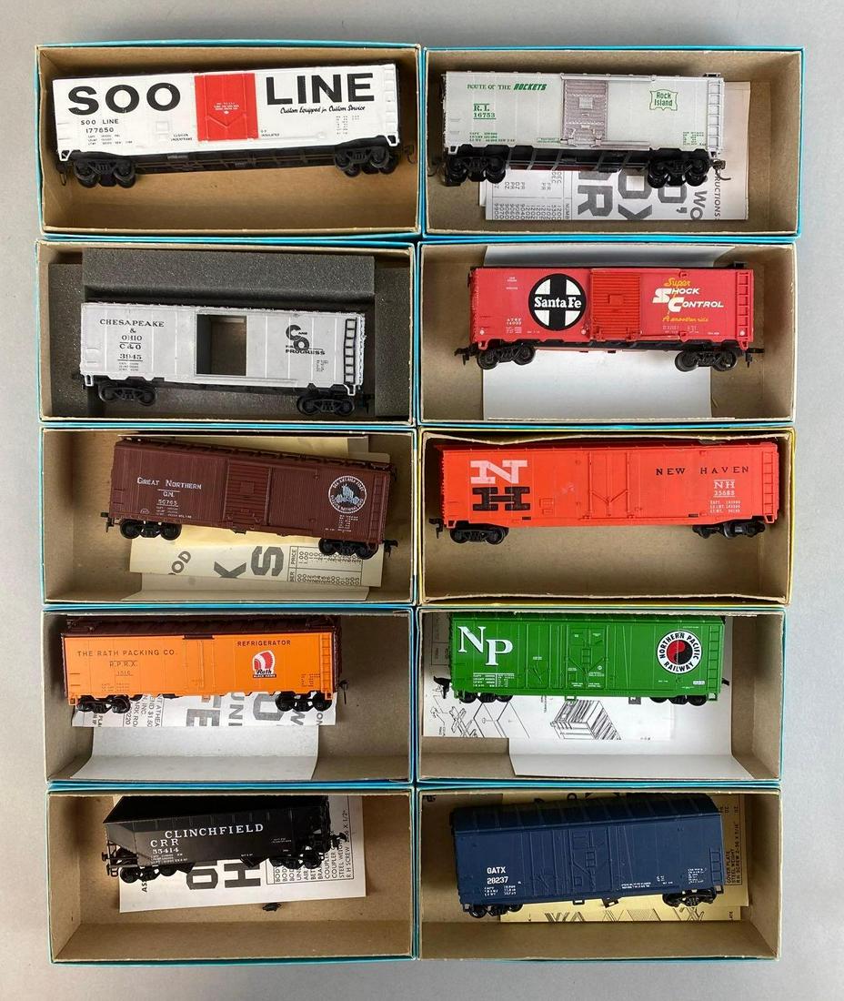 Group of 10 HO Scale Train Cars (1 of 3)