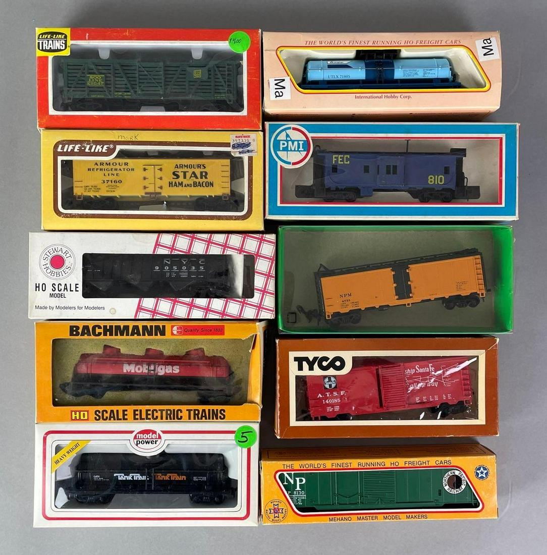 Group of 10 HO Scale Train Cars (1 of 3)