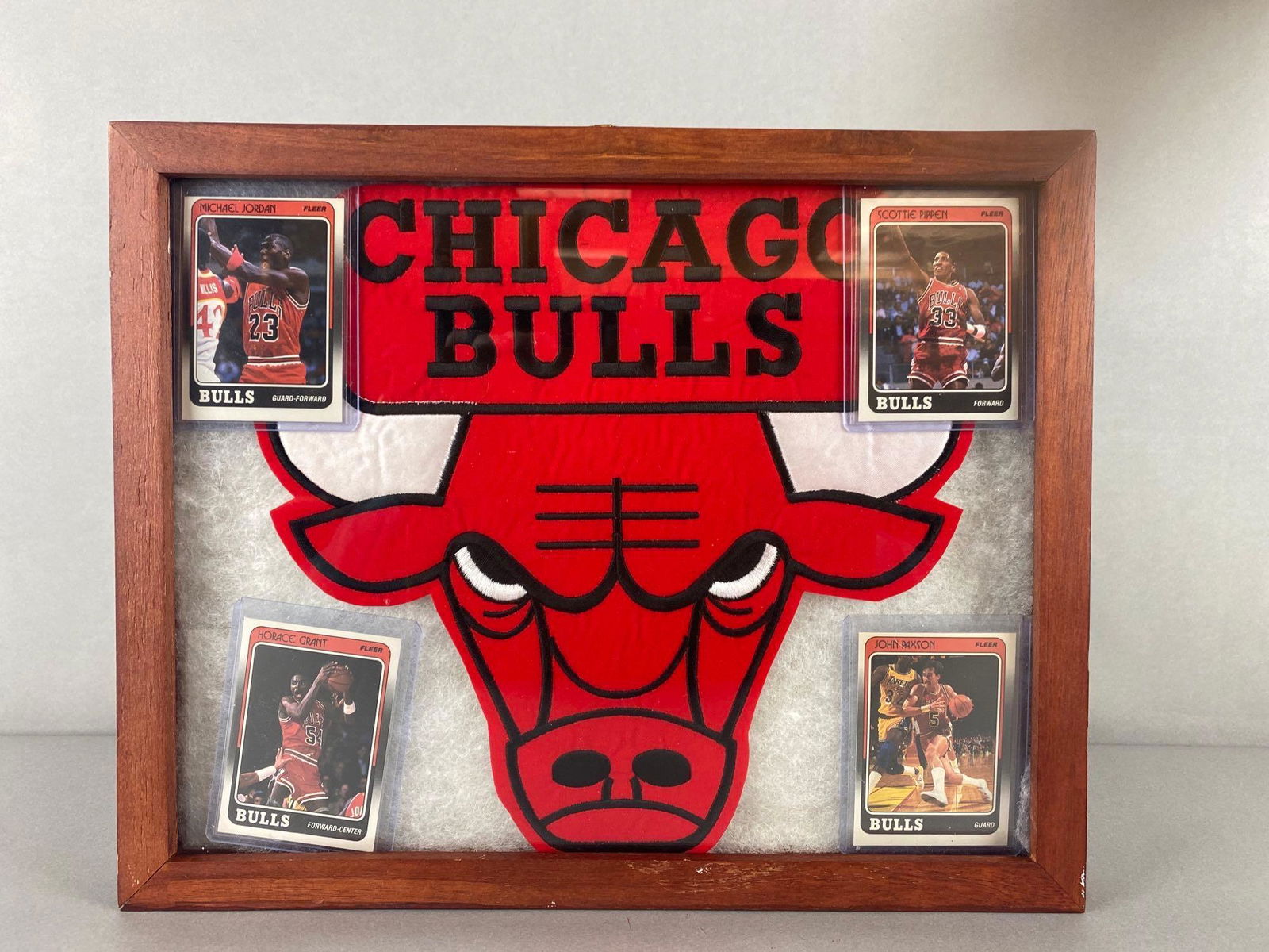 1988 Fleer Chicago Bulls Stars with Vintage Embroidered Patch (1 of 6)