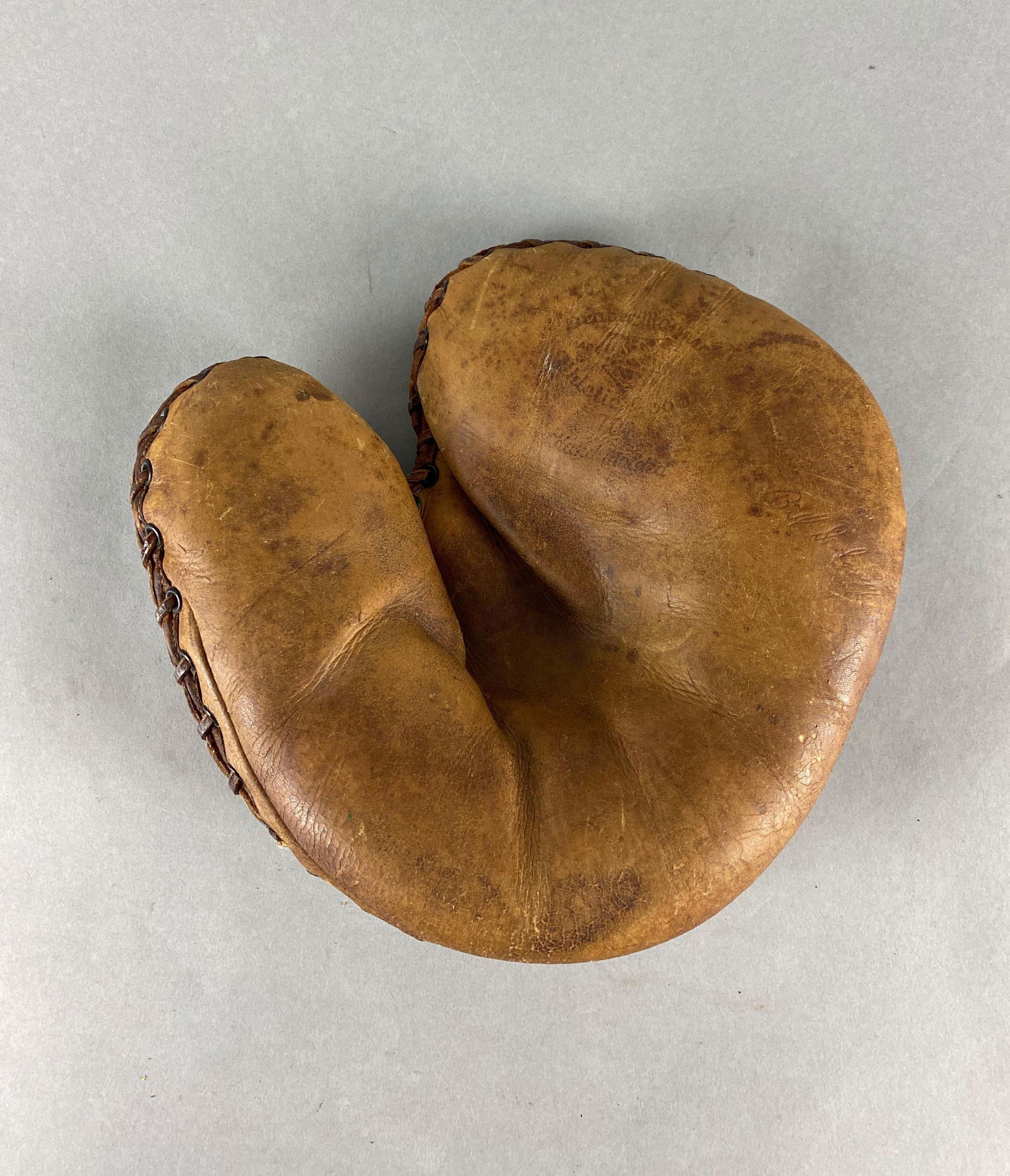 Very Rare 1930s Draper Maynard Bill DeLancey Buckle Back Catchers Mitt (1 of 5)