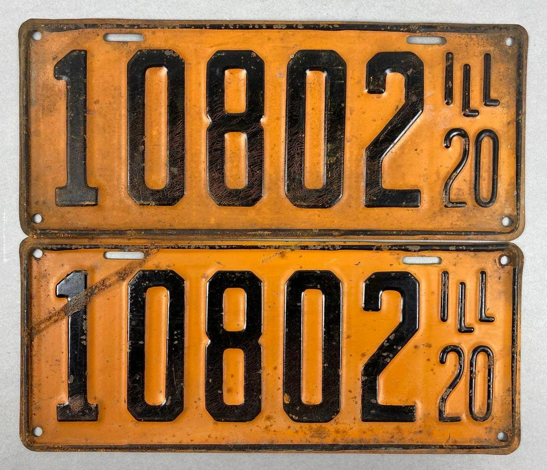 Pair of 1920 Illinois License Plates (1 of 2)
