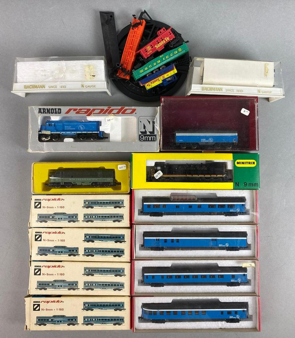 Group of 15+ Model Trains (1 of 5)