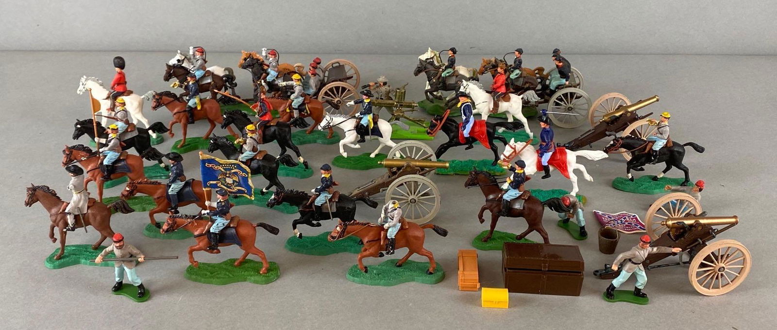 Group of 20+ Britains LTD Civil War Soldier Toys (1 of 4)