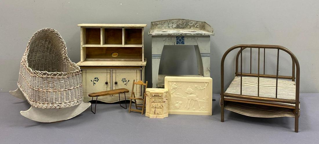 Group of 8 Assorted Doll Furniture (1 of 4)