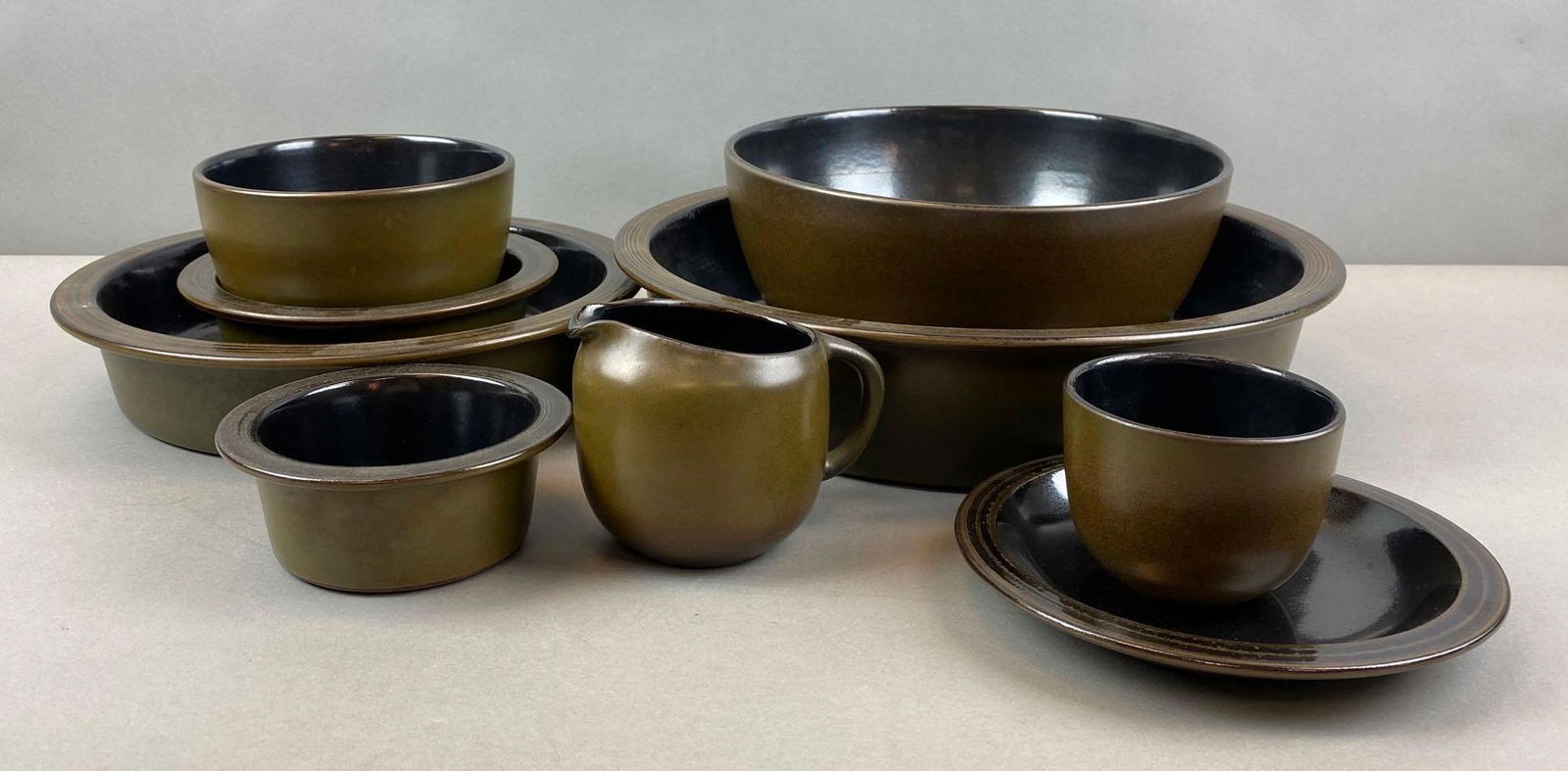 Group of 9 Heath Arts and Crafts Pottery Kitchen Set (1 of 4)