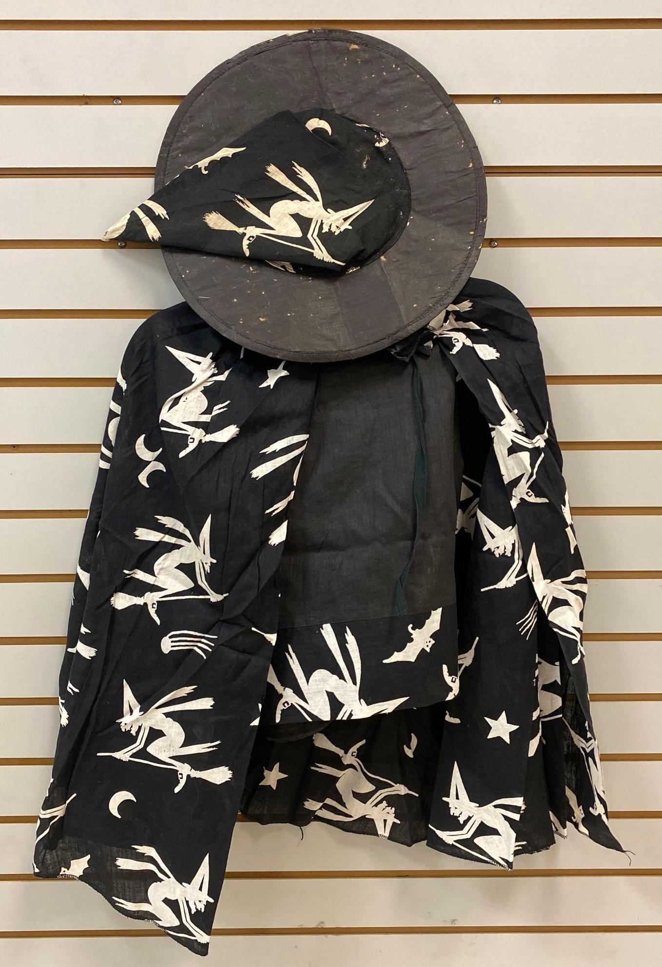 Vintage Childs Witch Costume (1 of 5)