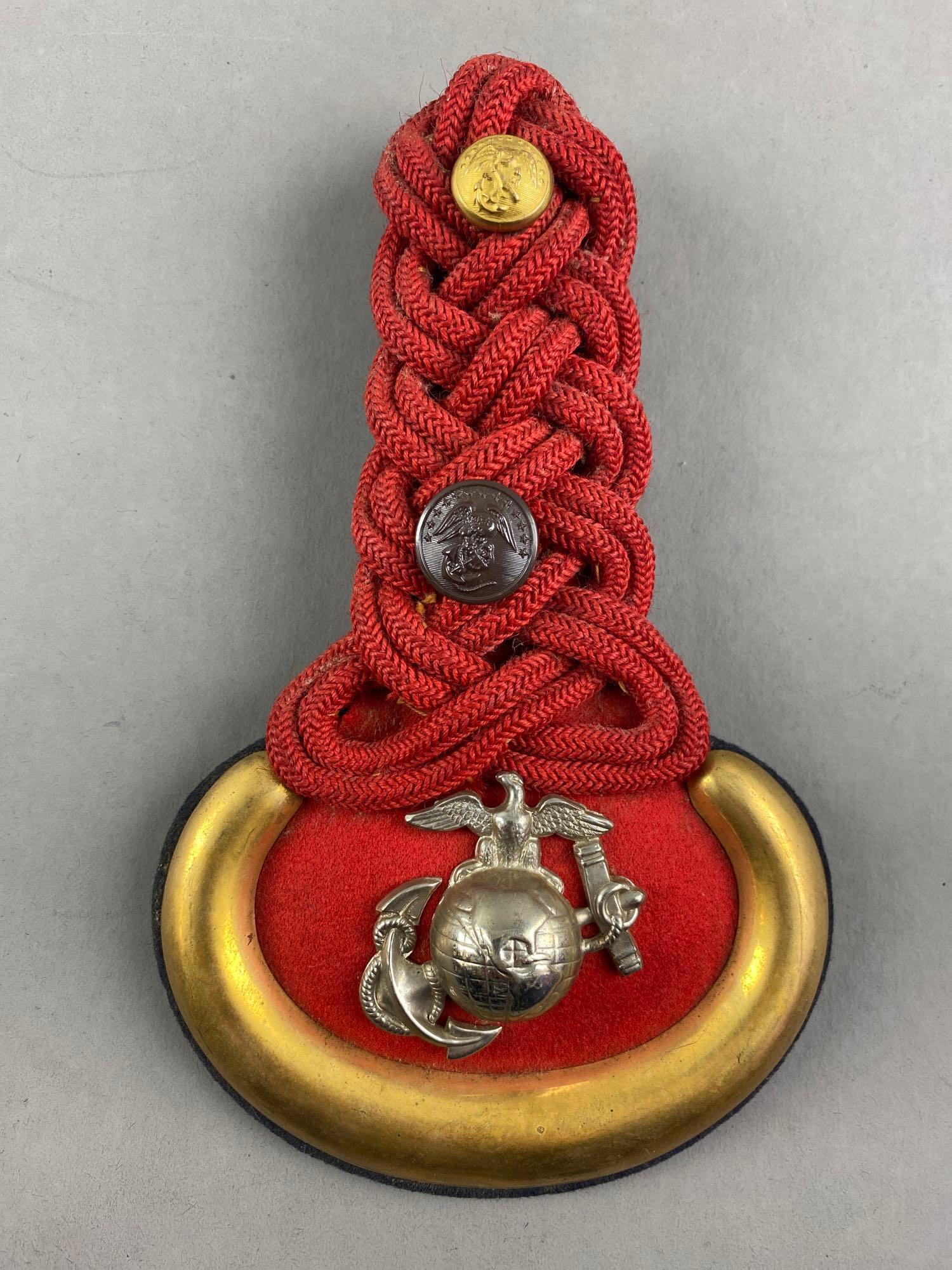 US Marine Corps Epaulette with Buttons: Left shoulder, 6 1/4 x 3 3/4 inches