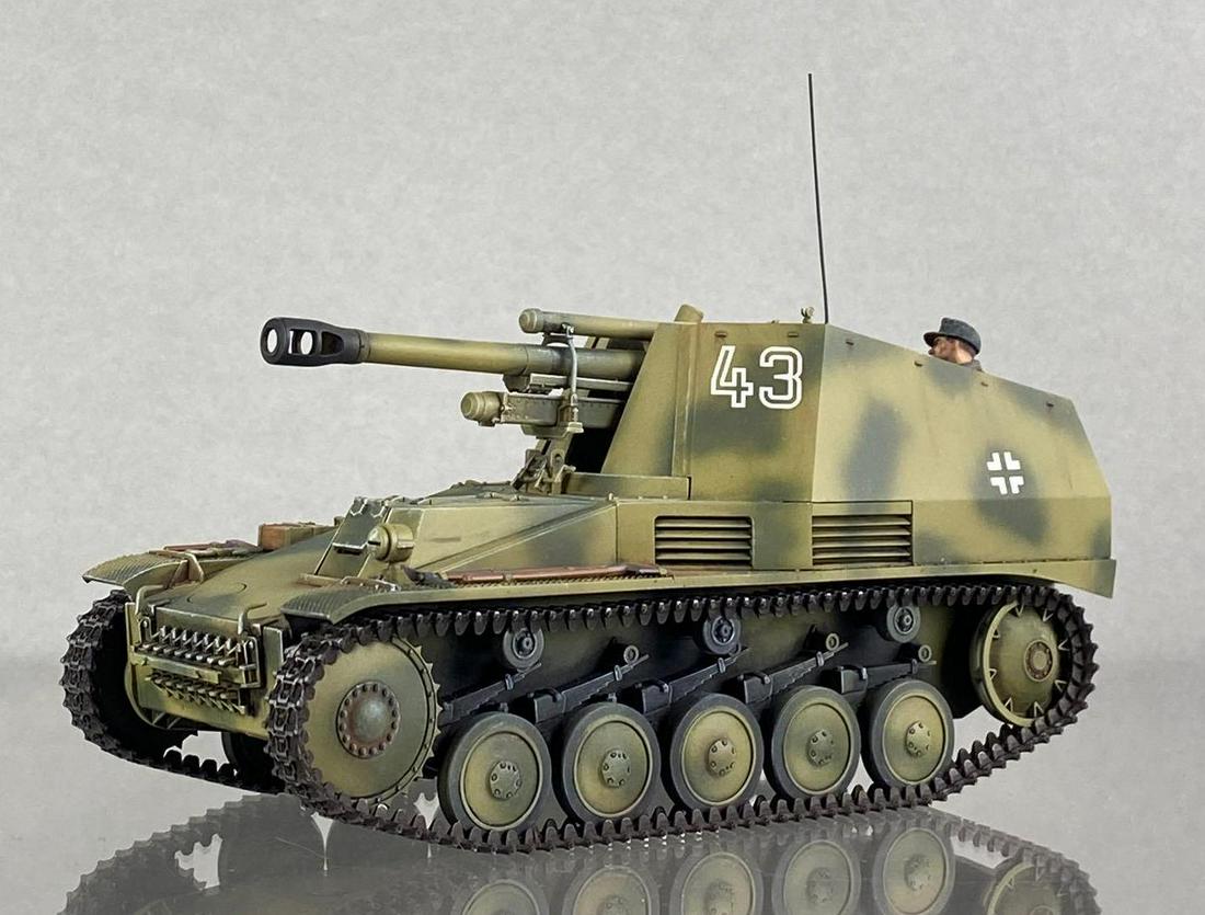 WW2 German WESPE Tank Custom Painted Model: Gross deutschland division. custom painted by Bill Cook. Measures 3 1/2 x 5 x 2 1/2 inches. Gross Deutschland Division in Kursk - Russia in 1943.