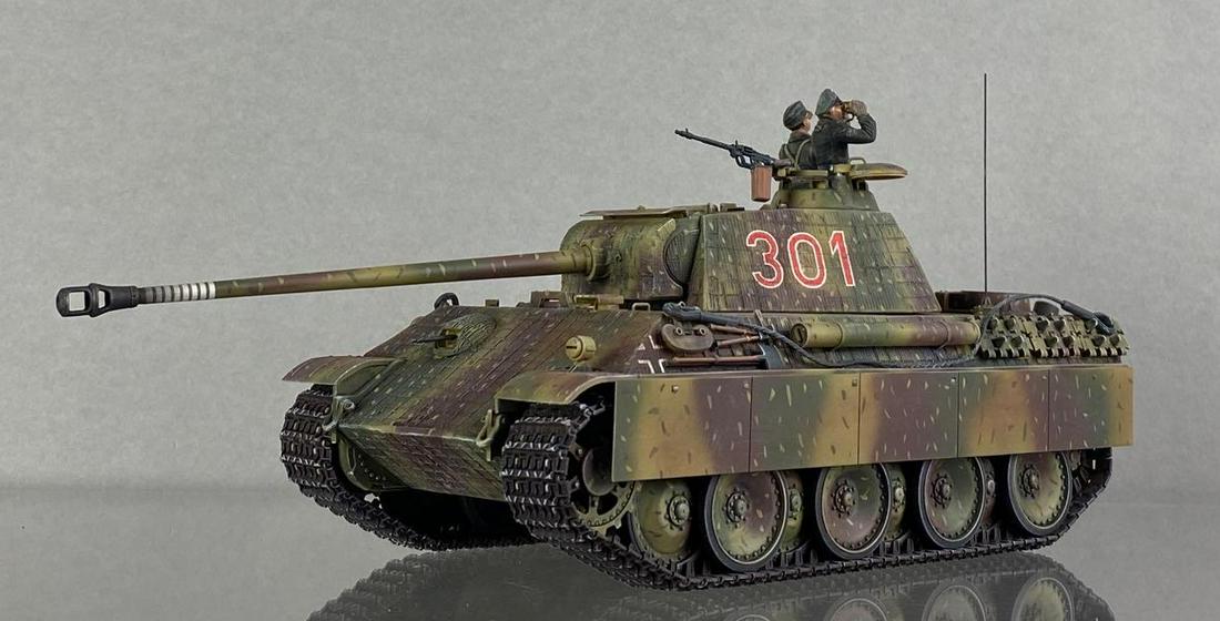 WW2 German Panther G Tank Custom Painted Model: Custom painted by Bill Cook. 2nd SS Pz Division. Measures 4 1/2 x 10 x 3 3/4 inches