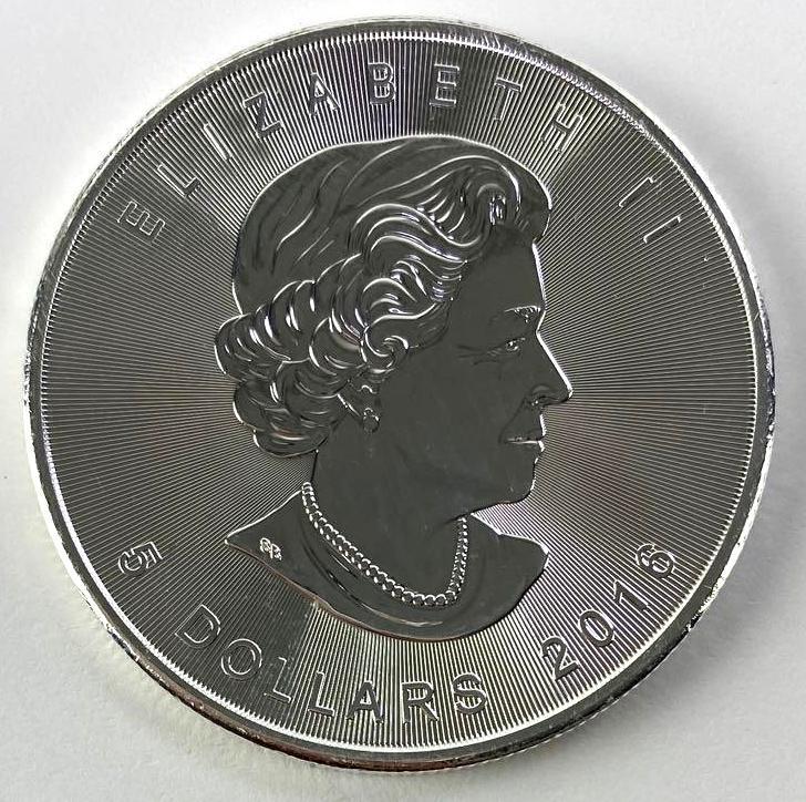 2016 $5 Canada Maple Leaf 1oz. .9999 Fine Silver (1 of 2)