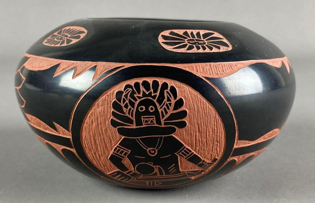 Native American Jom Japia San Juam Pue NM Signed Pottery Vase (1 of 5)