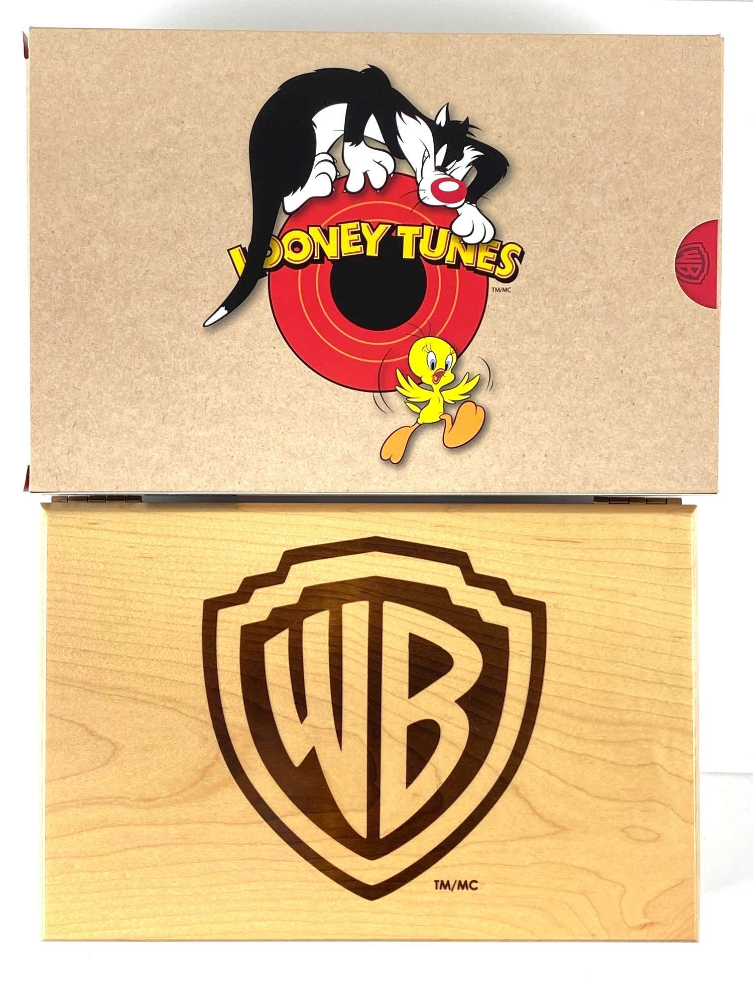 2015 Canda Looney Tunes Four Coin 1oz. 999 Fine Colorized Silver Coin and Watch Set (1 of 2)