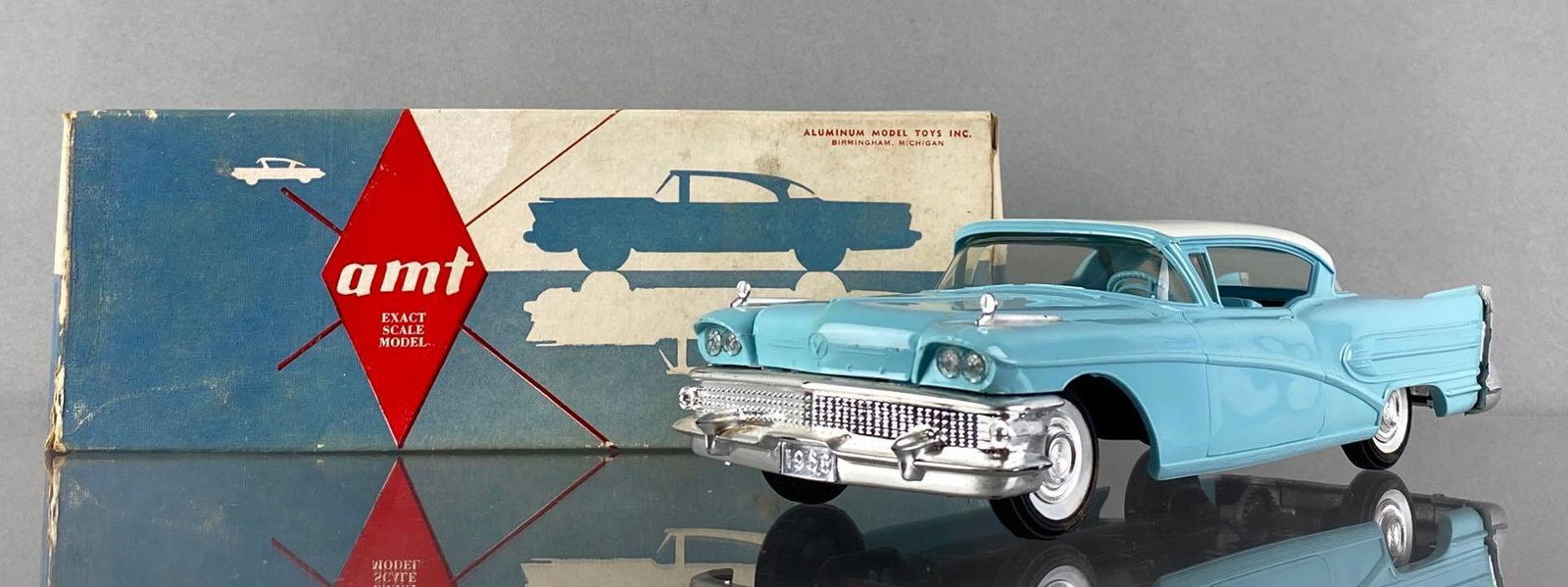 AMT 1958 Buick Roadmaster 75 Dealership Promo Car (1 of 8)