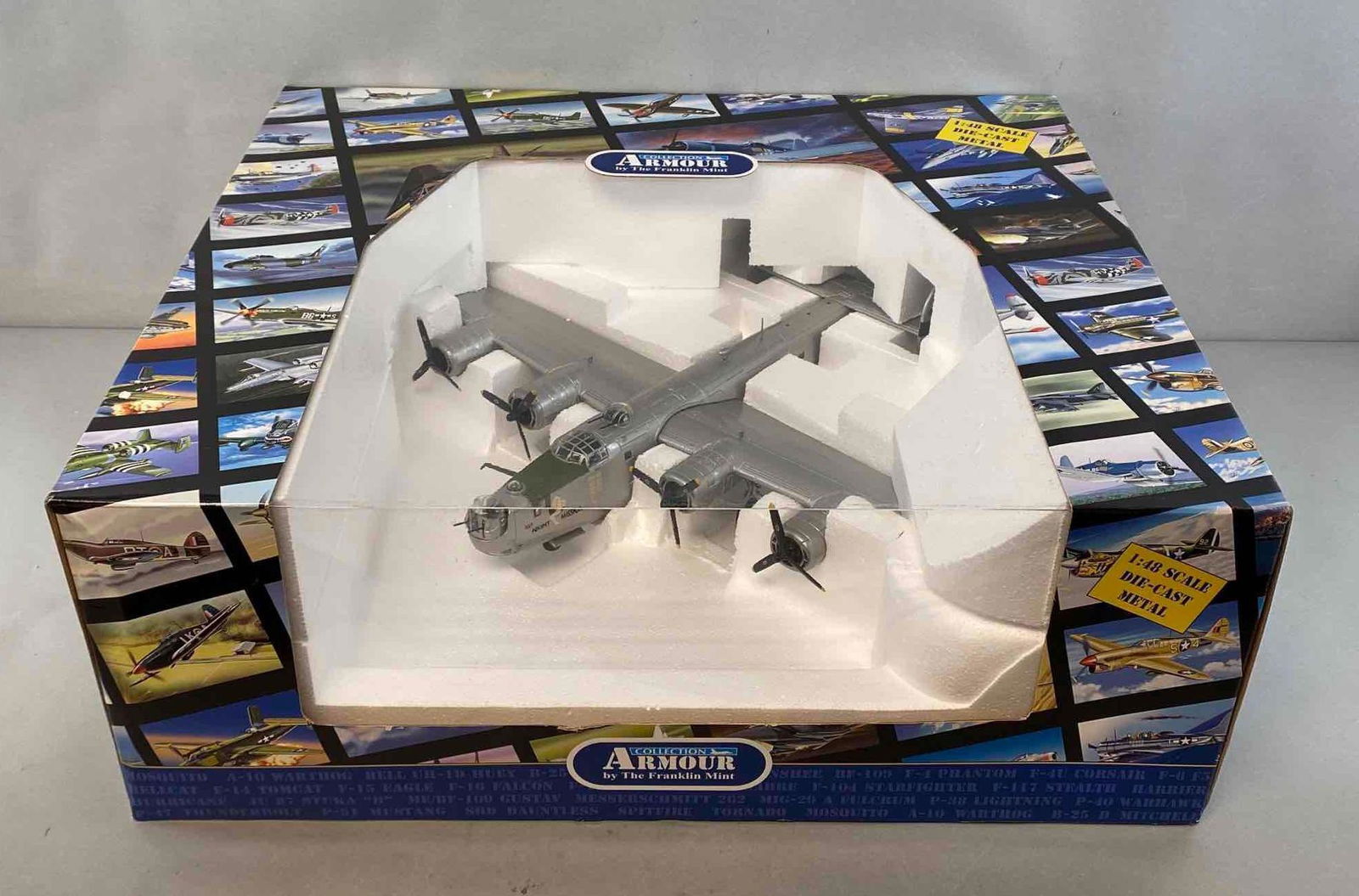 Franklin Mint US B-24J Silver Night Mission Plane (1 of 4)