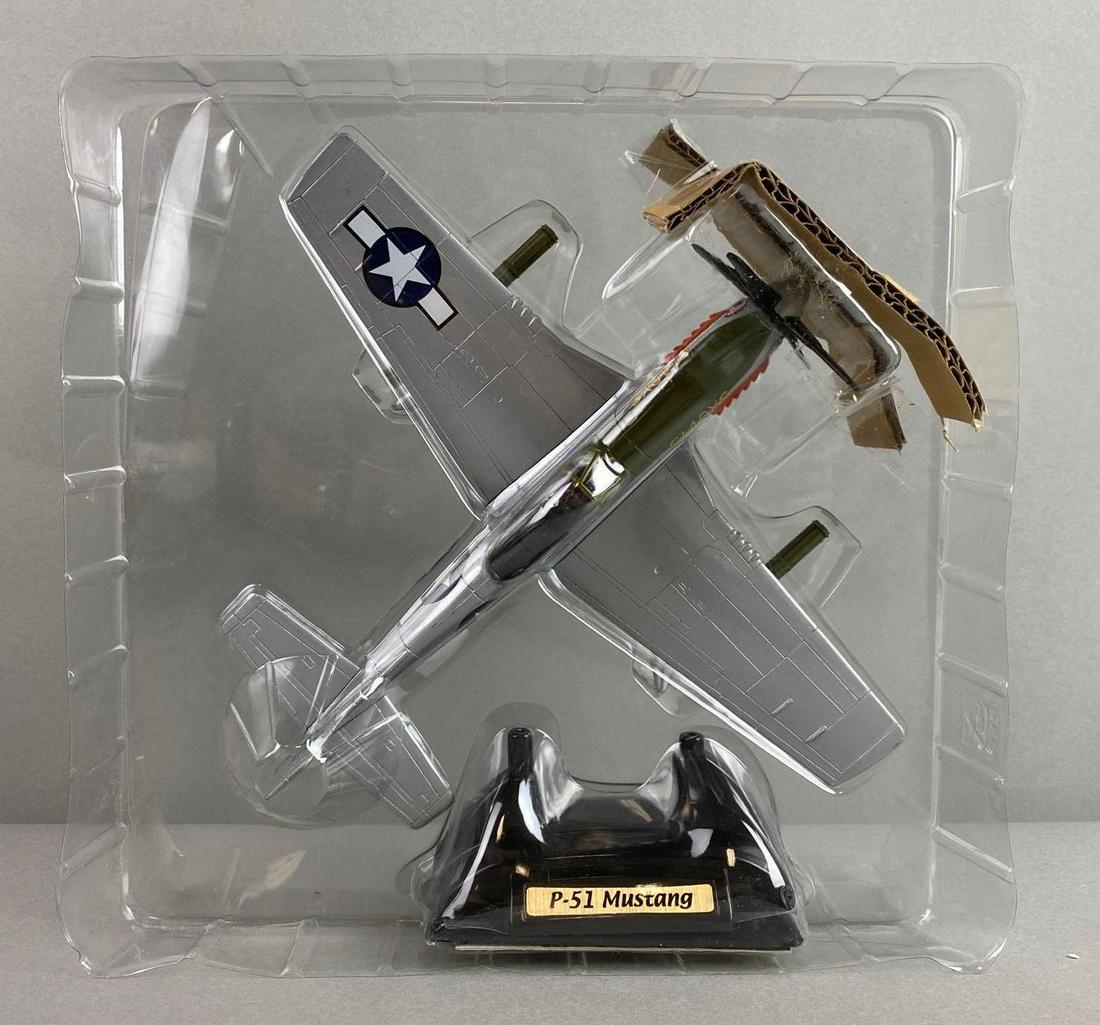 Gladys P-51 Mustang: With original box, die-cast, 1/48 scale, new condition