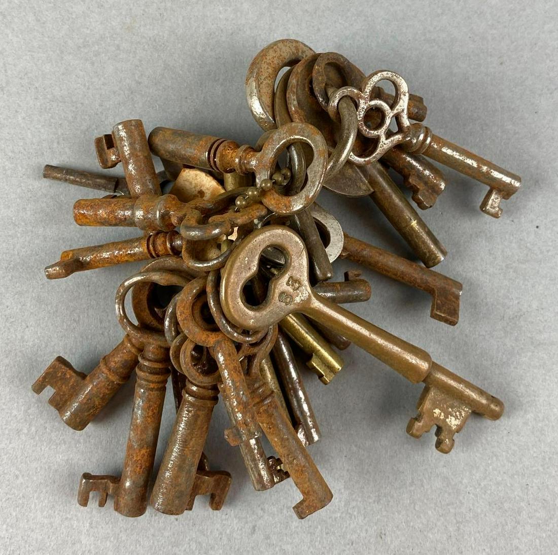Group of Assorted Skeleton Keys (1 of 3)