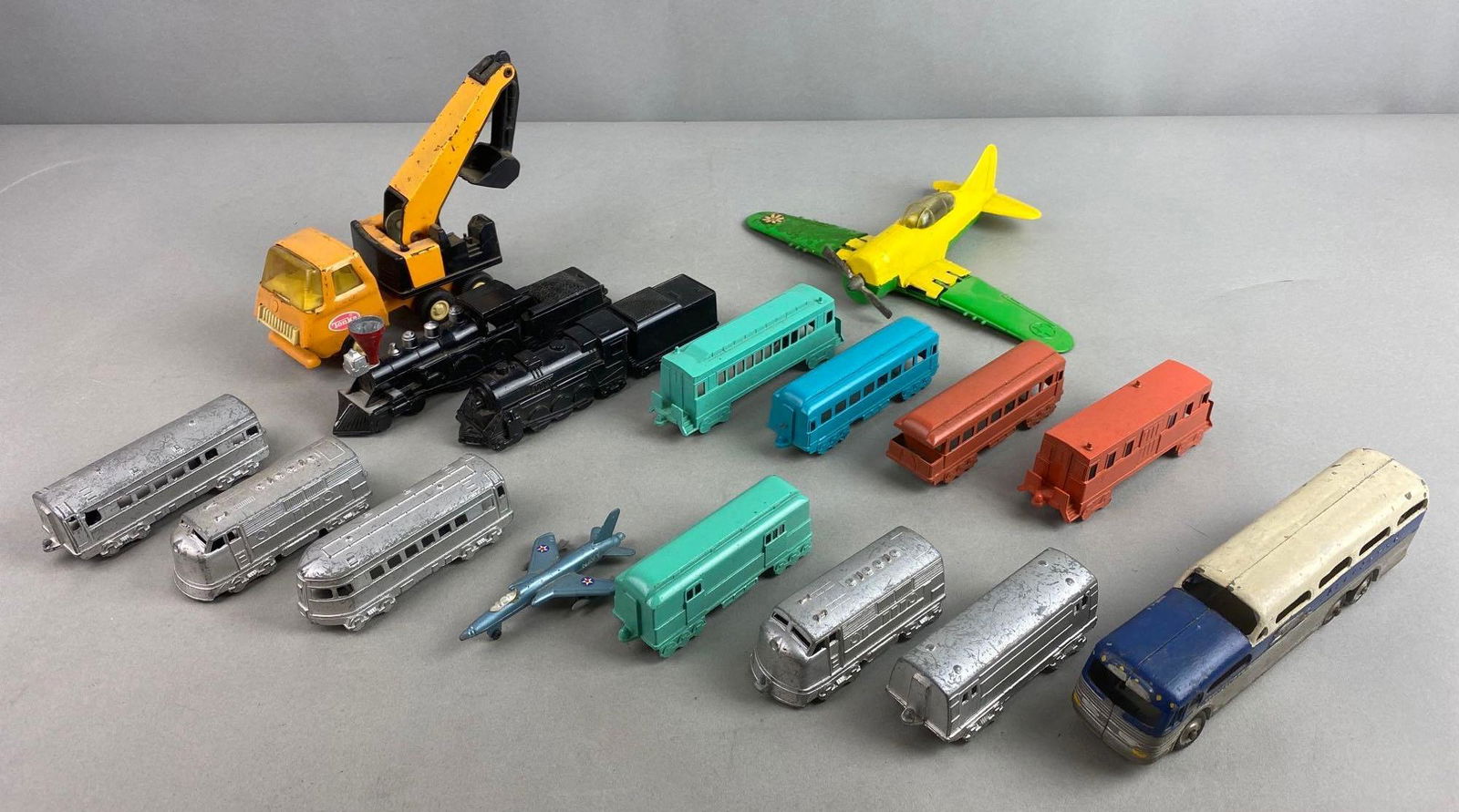 Group of 16 Die-Cast and Pressed Metal Vehicles (1 of 4)