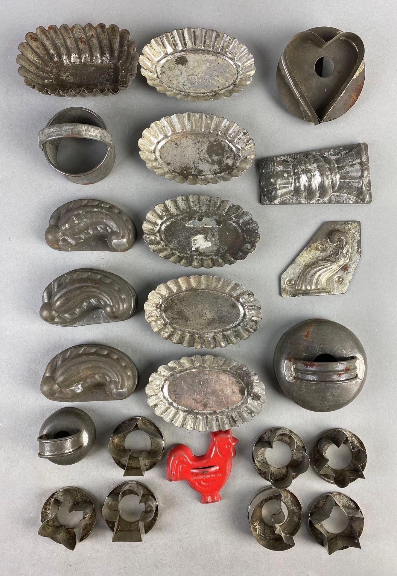 Group Of 25+ Vintage Metal Cookie Cutters Auction