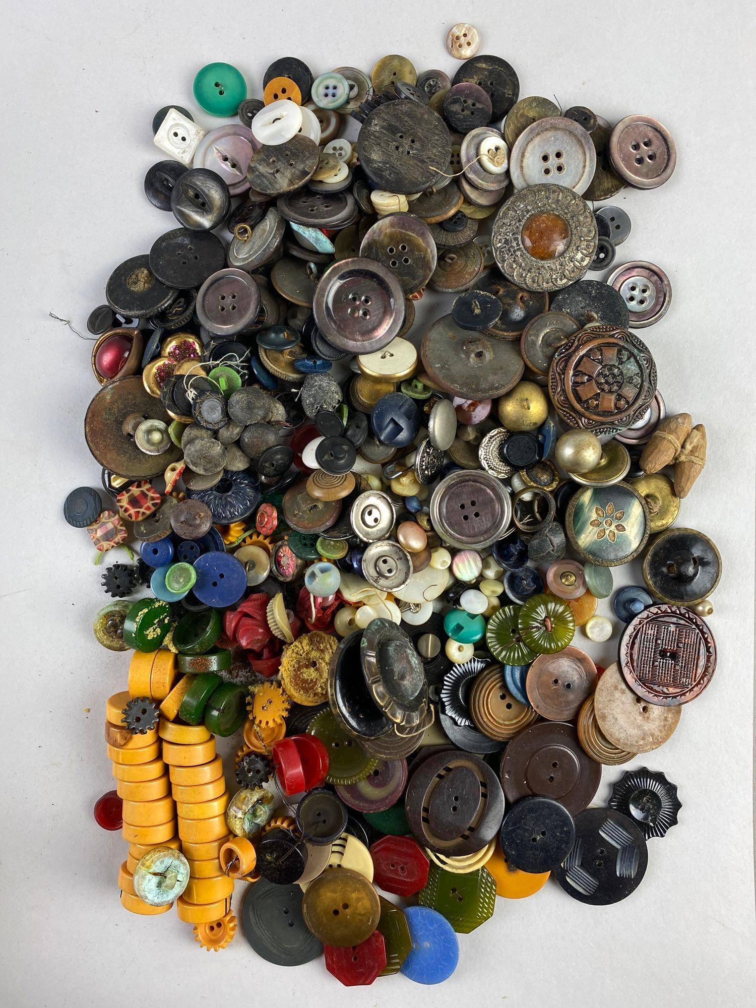 Group of 100+ Assorted Buttons (1 of 3)