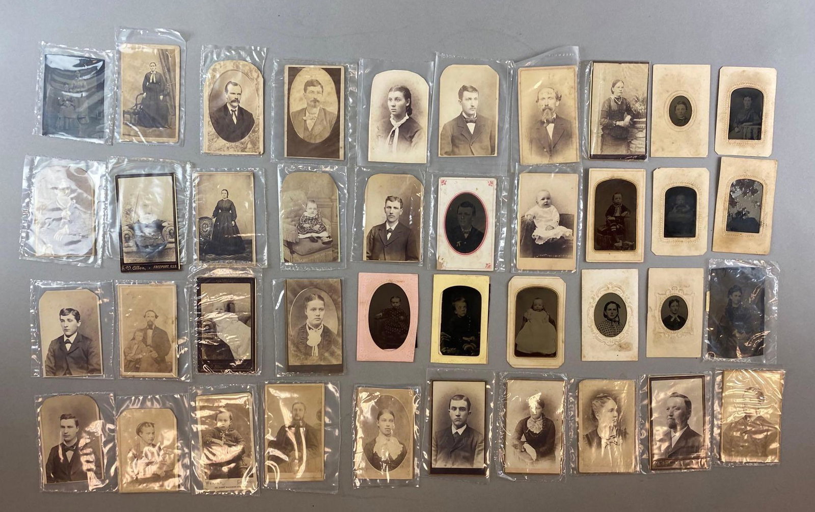 Group of 30+ Assorted Portrait Photographs: Includes woman, children, men. Largest measures 4 x 2 inches