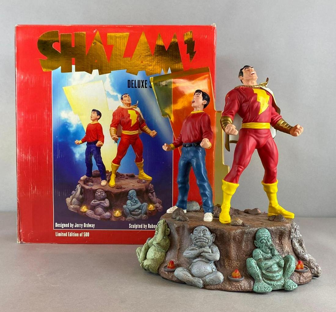 DC Direct Shazam Deluxe Light Up Statue (1 of 11)